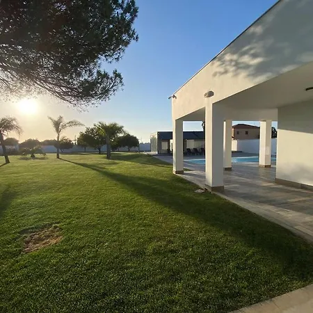 Villa Romance *