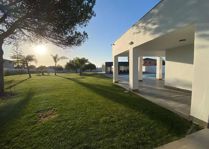 Villa Romance *