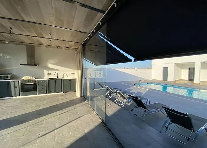 Villa Romance